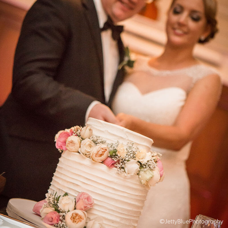 castlereagh-boutique-hotel-gallery-cake-cutting castlereagh-boutique-hotel-gallery-cake-cutting