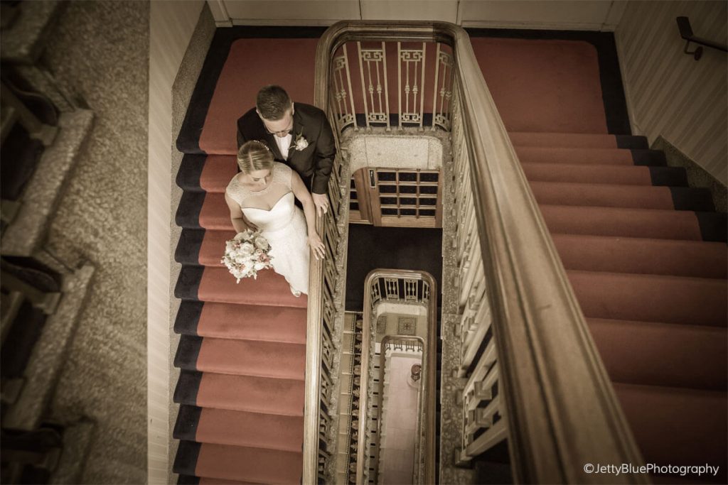 castlereagh-boutique-hotel-gallery-newlyweds-stairs castlereagh-boutique-hotel-gallery-newlyweds-stairs