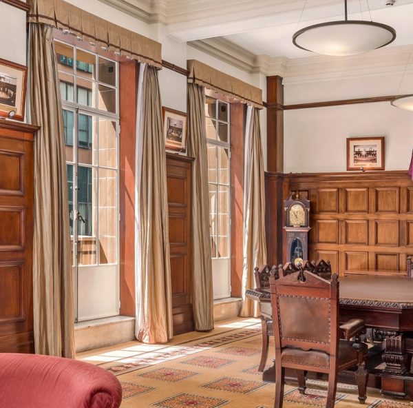 castlereagh-boutique-hotel-roomtype-boardroom-table2-600x592 castlereagh-boutique-hotel-roomtype-boardroom-table2-600x592